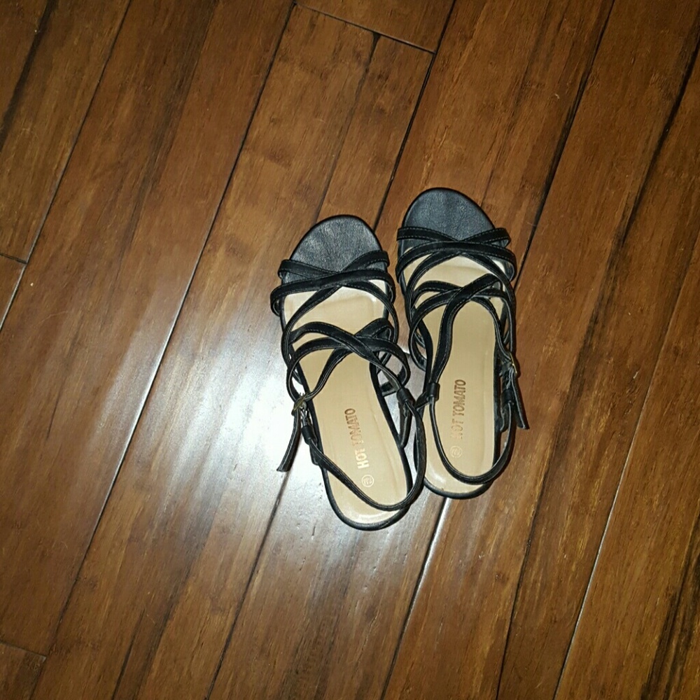 Black wedges